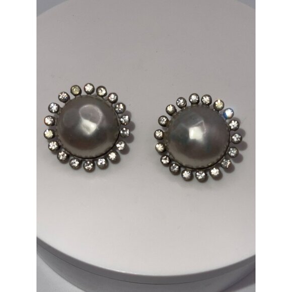 Vintage Nettie Rosenstein Faux Pearl Earrings With Rhinestone Halo - Picture 7 of 16